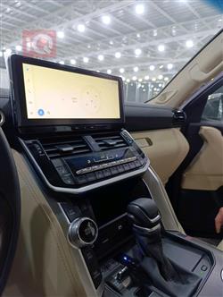 تۆیۆتا لاند کروزەر